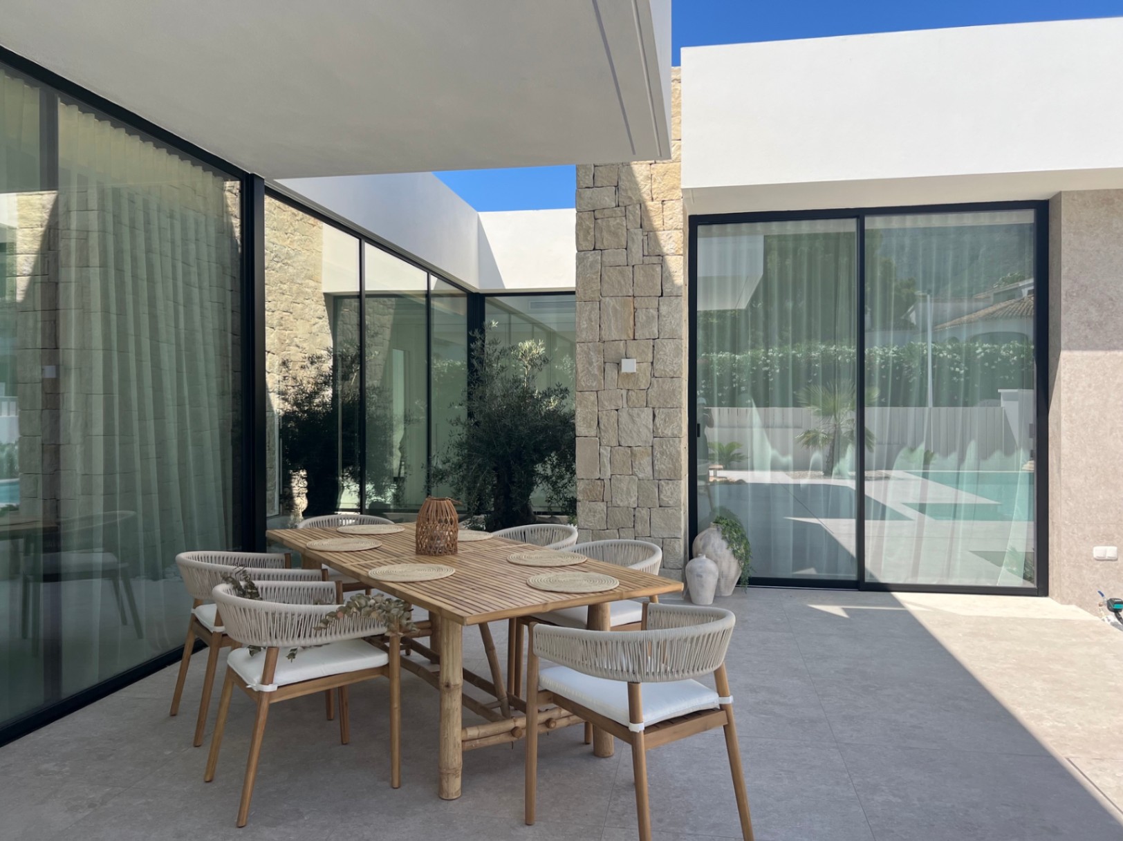 Luxuriöse zeitgenössische Villa in Dénia - Luxury Village Dénia