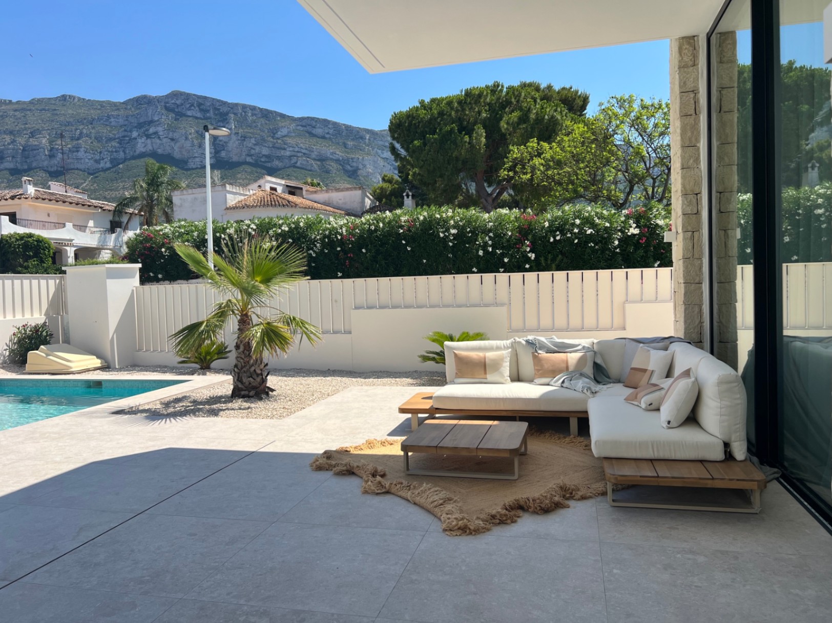 Luxuriöse zeitgenössische Villa in Dénia - Luxury Village Dénia