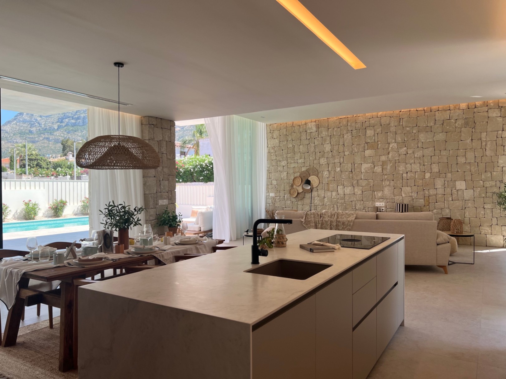 Luxuriöse zeitgenössische Villa in Dénia - Luxury Village Dénia