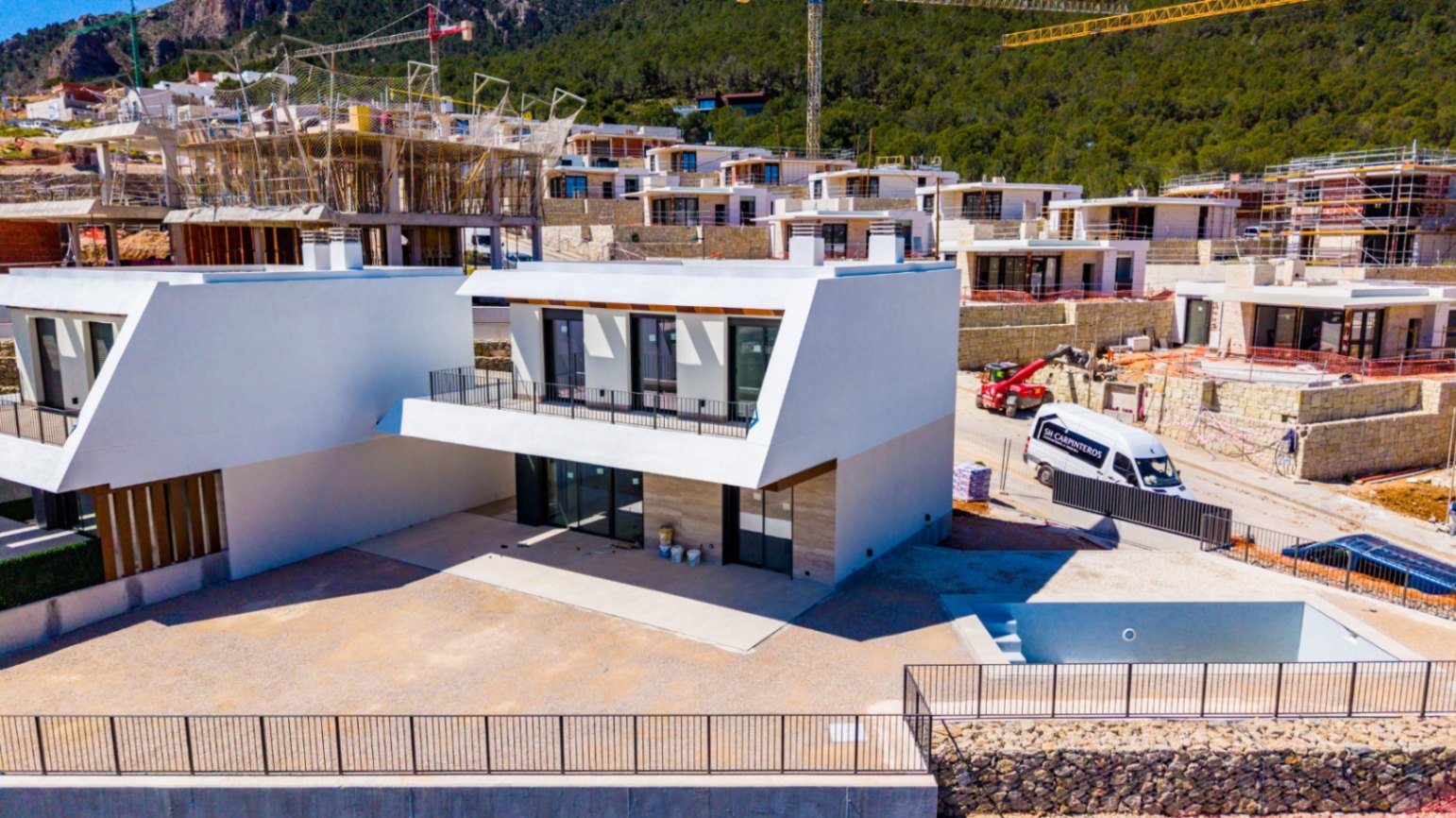 Chalet de 3 dormitorios de obra nueva en Polop