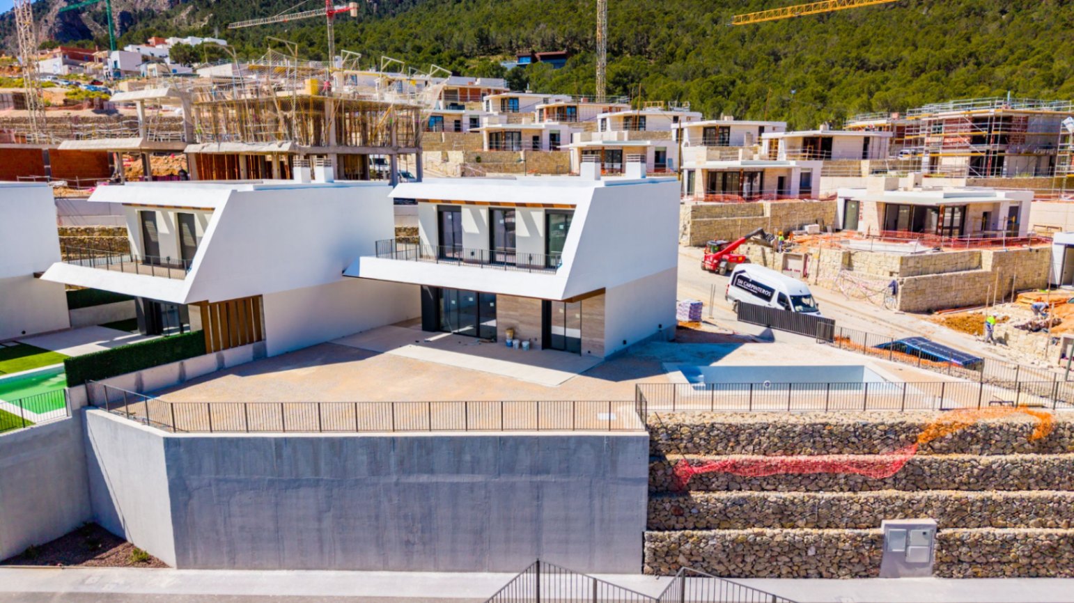Chalet de 3 dormitorios de obra nueva en Polop