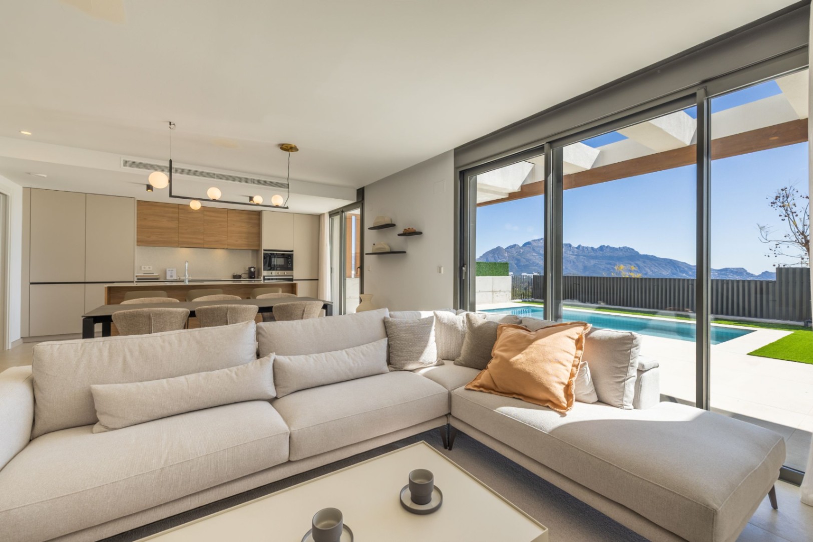 Chalet de 3 dormitorios de obra nueva en Polop