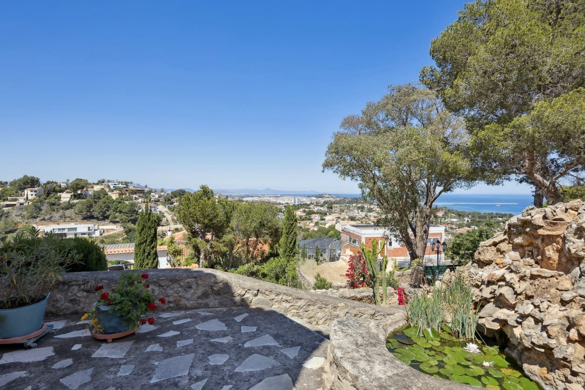 Villa zum Verkauf in der Gegend von Las Rotas in Dénia