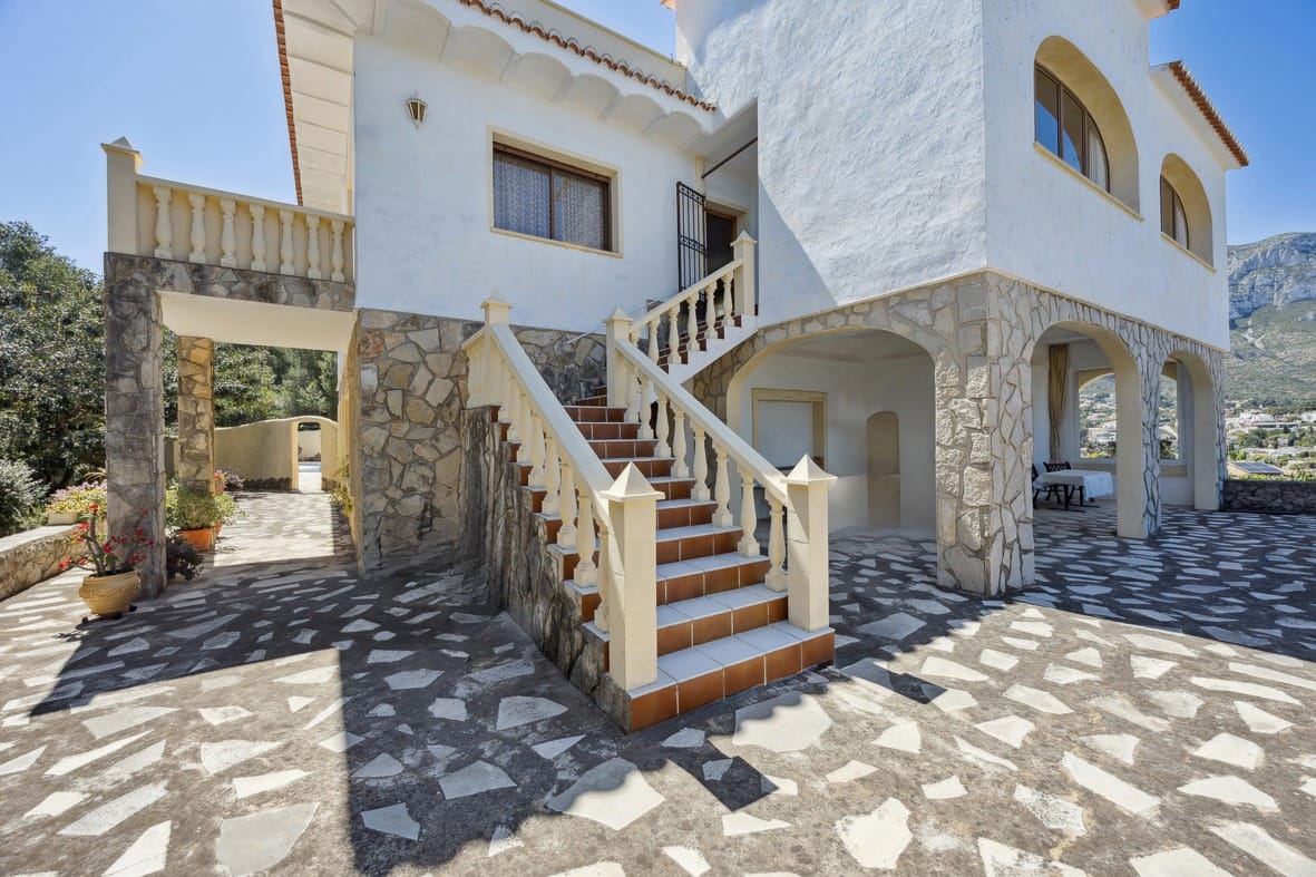 Villa zum Verkauf in der Gegend von Las Rotas in Dénia