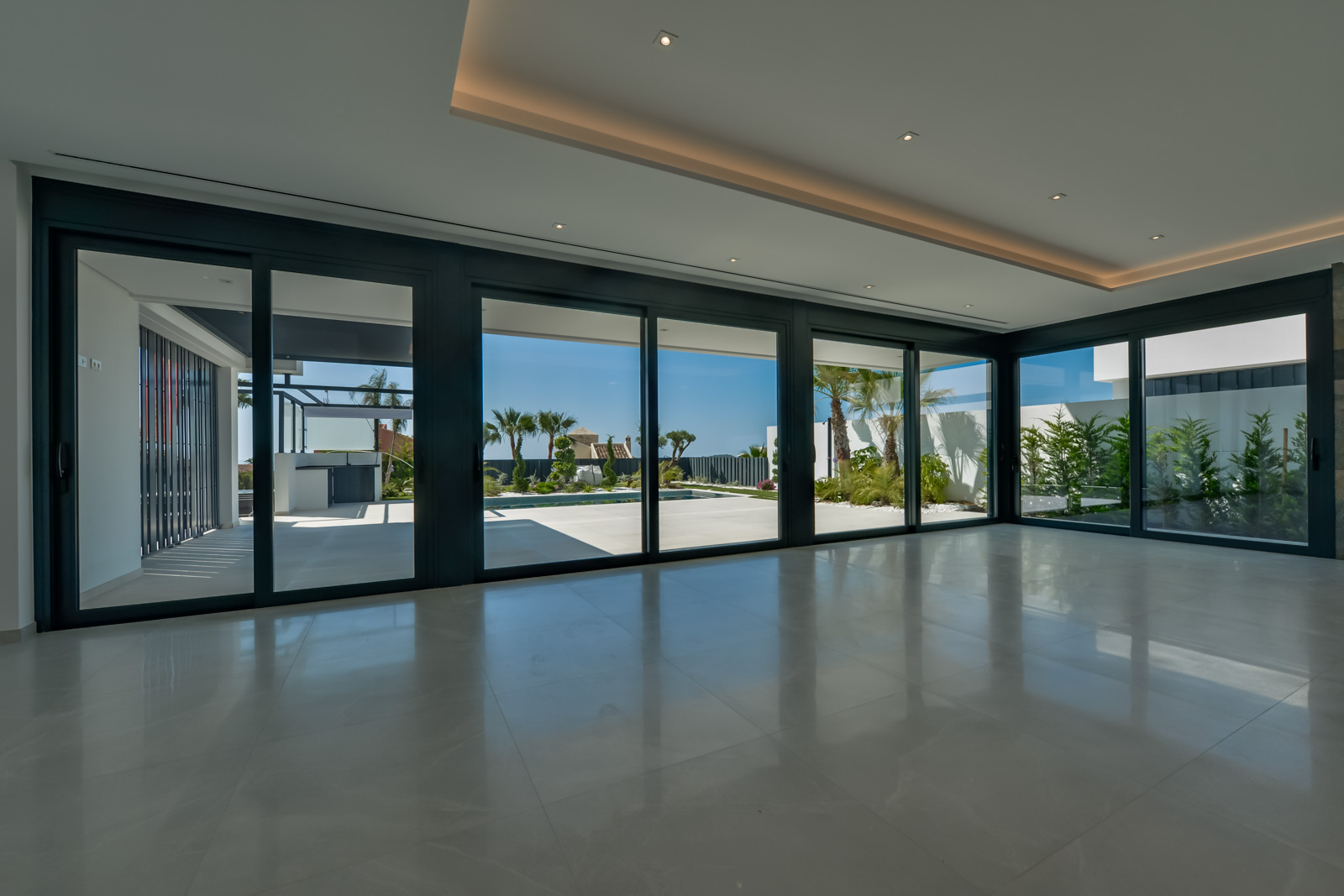 Prachtige moderne villa met uitzicht op zee in Benidorm