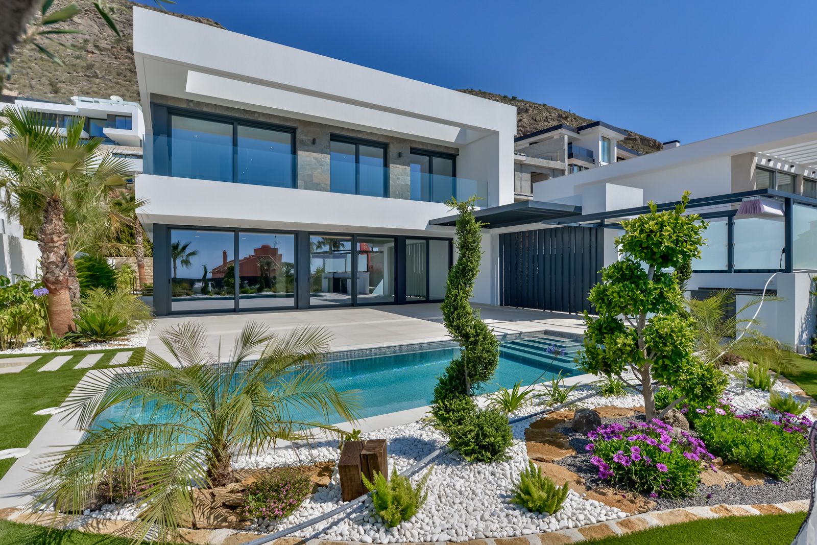 Prachtige moderne villa met uitzicht op zee in Benidorm
