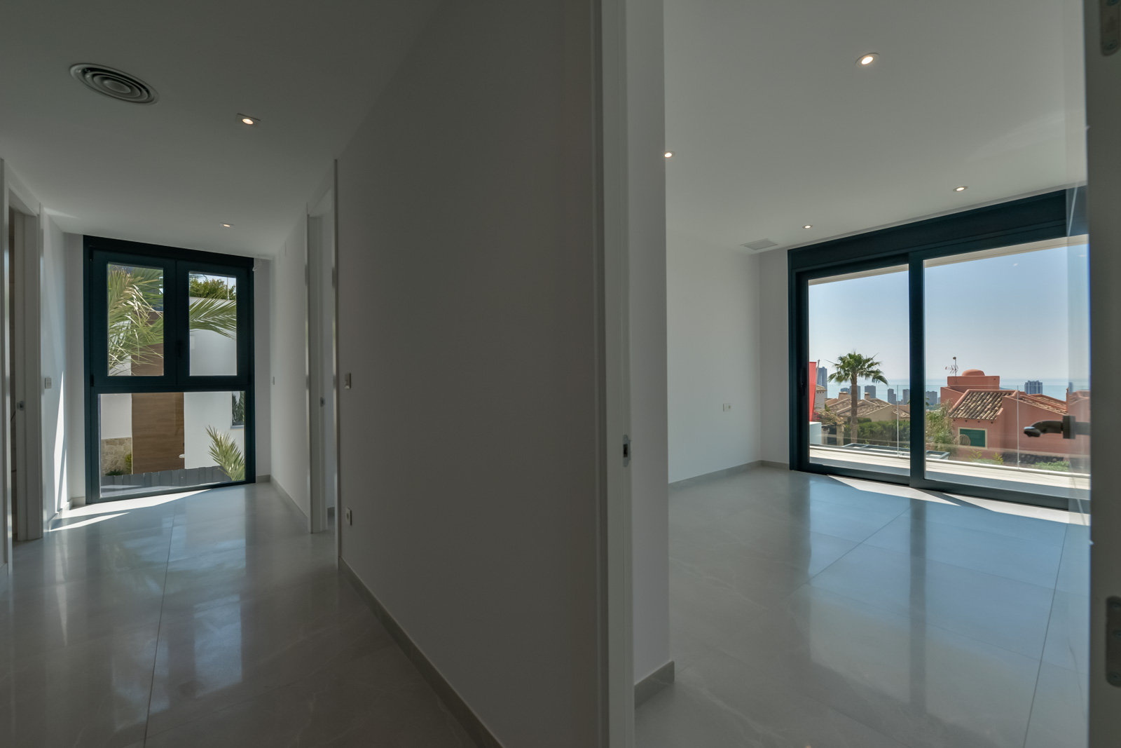 Prachtige moderne villa met uitzicht op zee in Benidorm