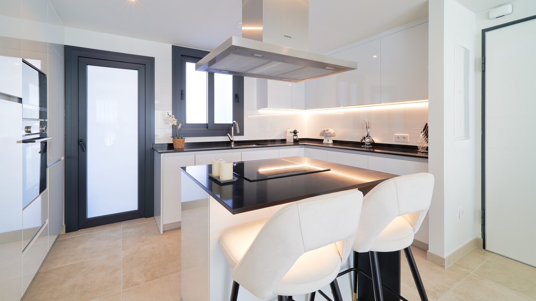 Apartment till försäljning i Estepona, Málaga