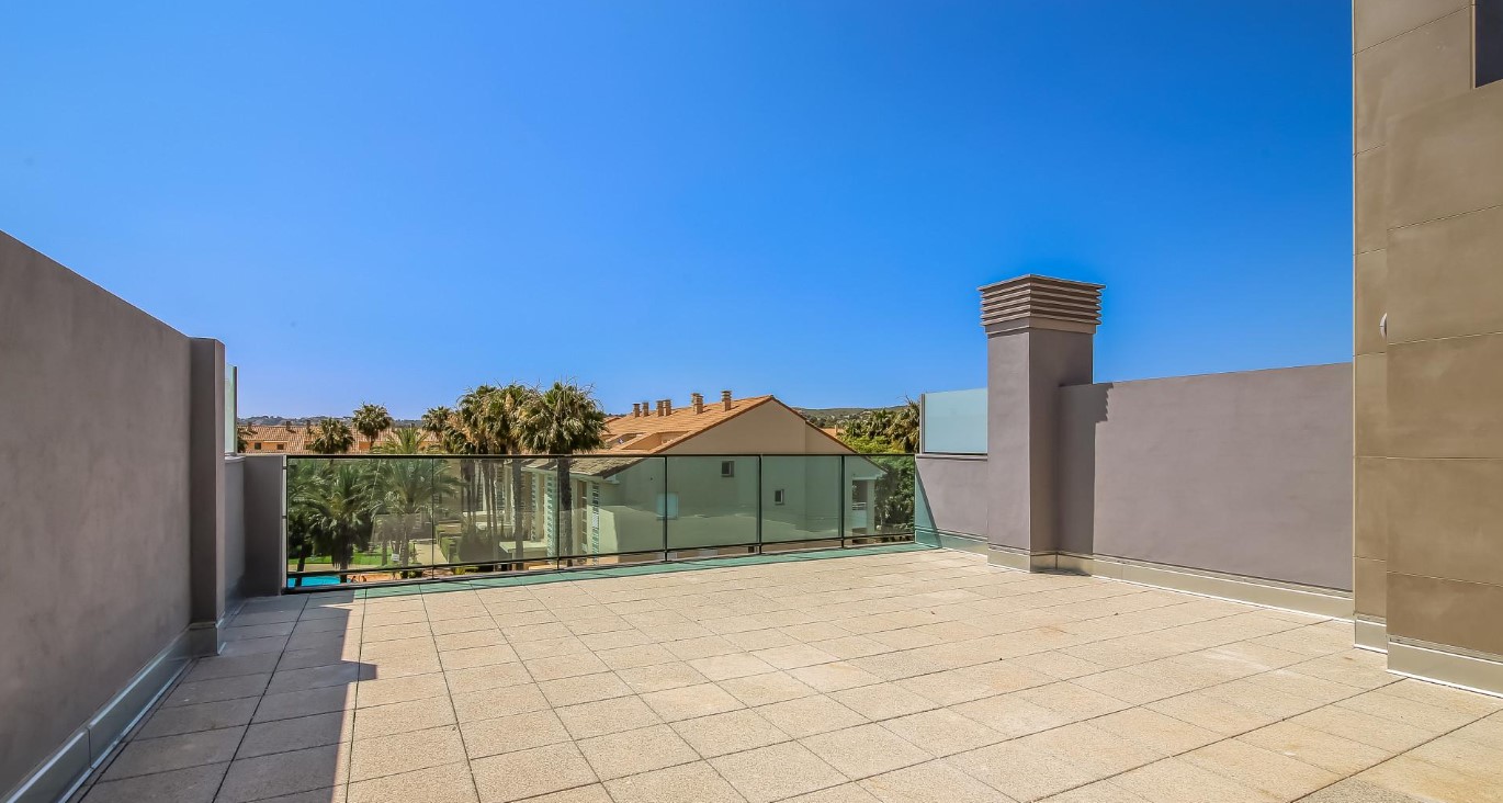 Zupełnie nowy dwupoziomowy penthouse w Jávea