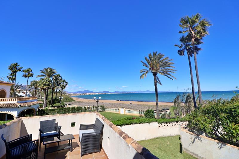CBHX5312 - Villa à Denia en bord de mer