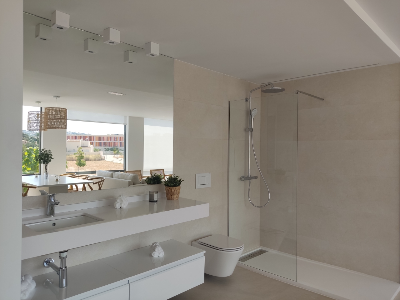Appartement de luxe avec grand jardin à vendre à Denia à 100m de la plage
