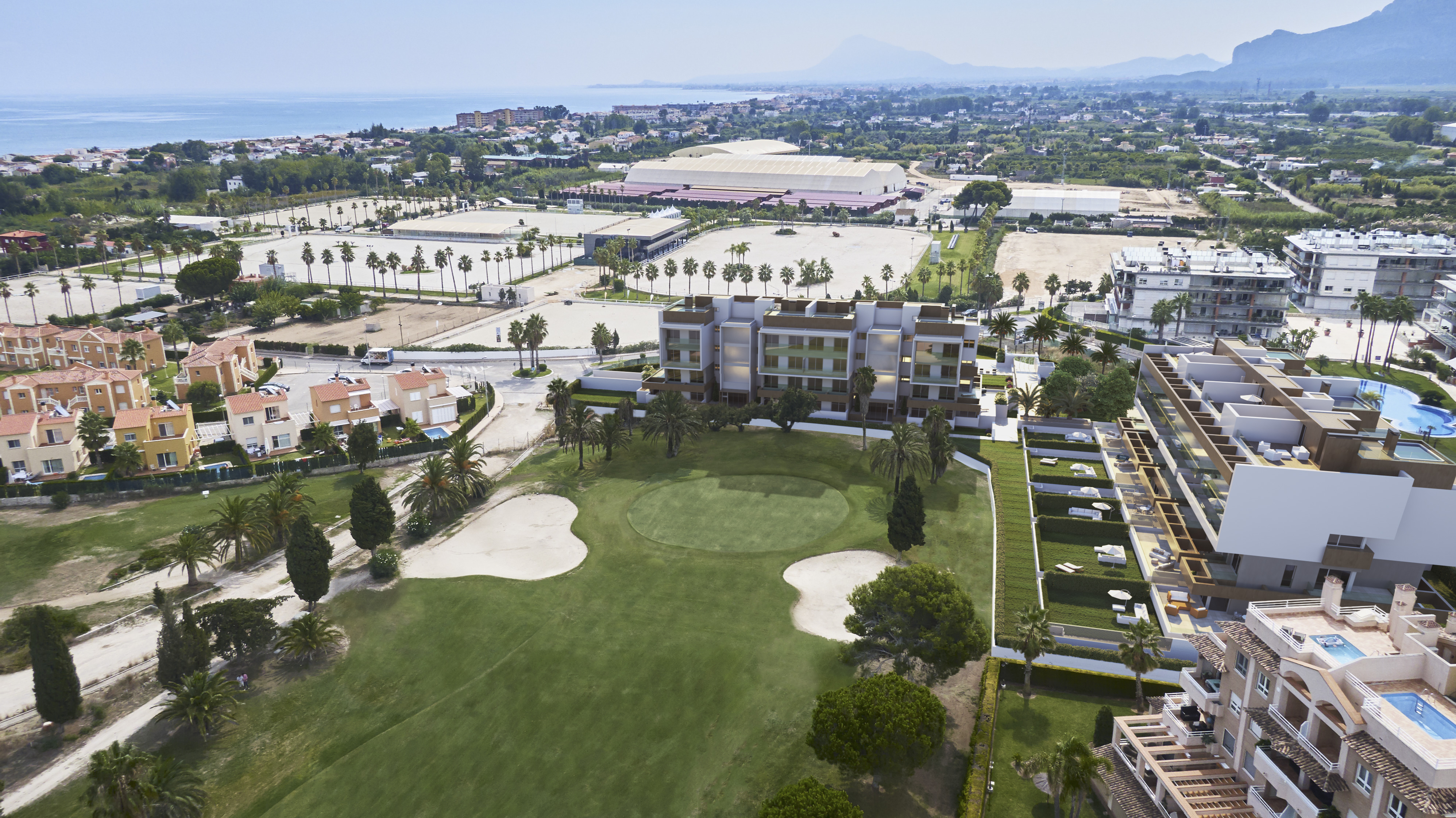 Exklusives Penthouse mit privatem Pool und Panoramablick auf das Meer