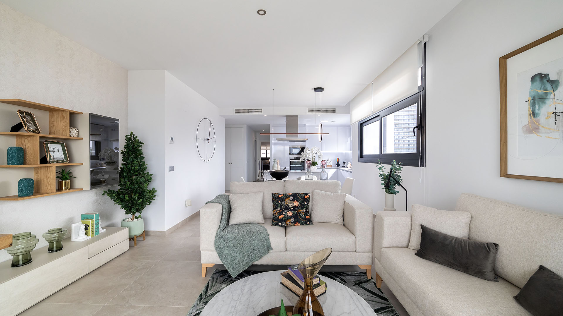 Appartement de luxe sur la plage avec une vue imprenable sur la mer à seulement 50 mètres de la plage