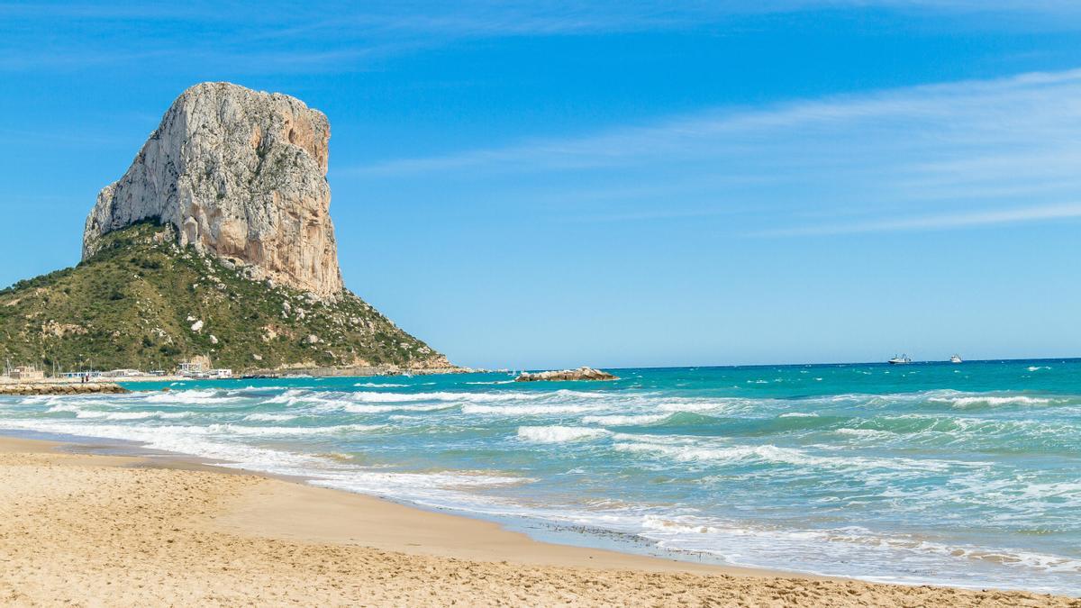 Современная роскошная квартира в Кальпе с видом на море